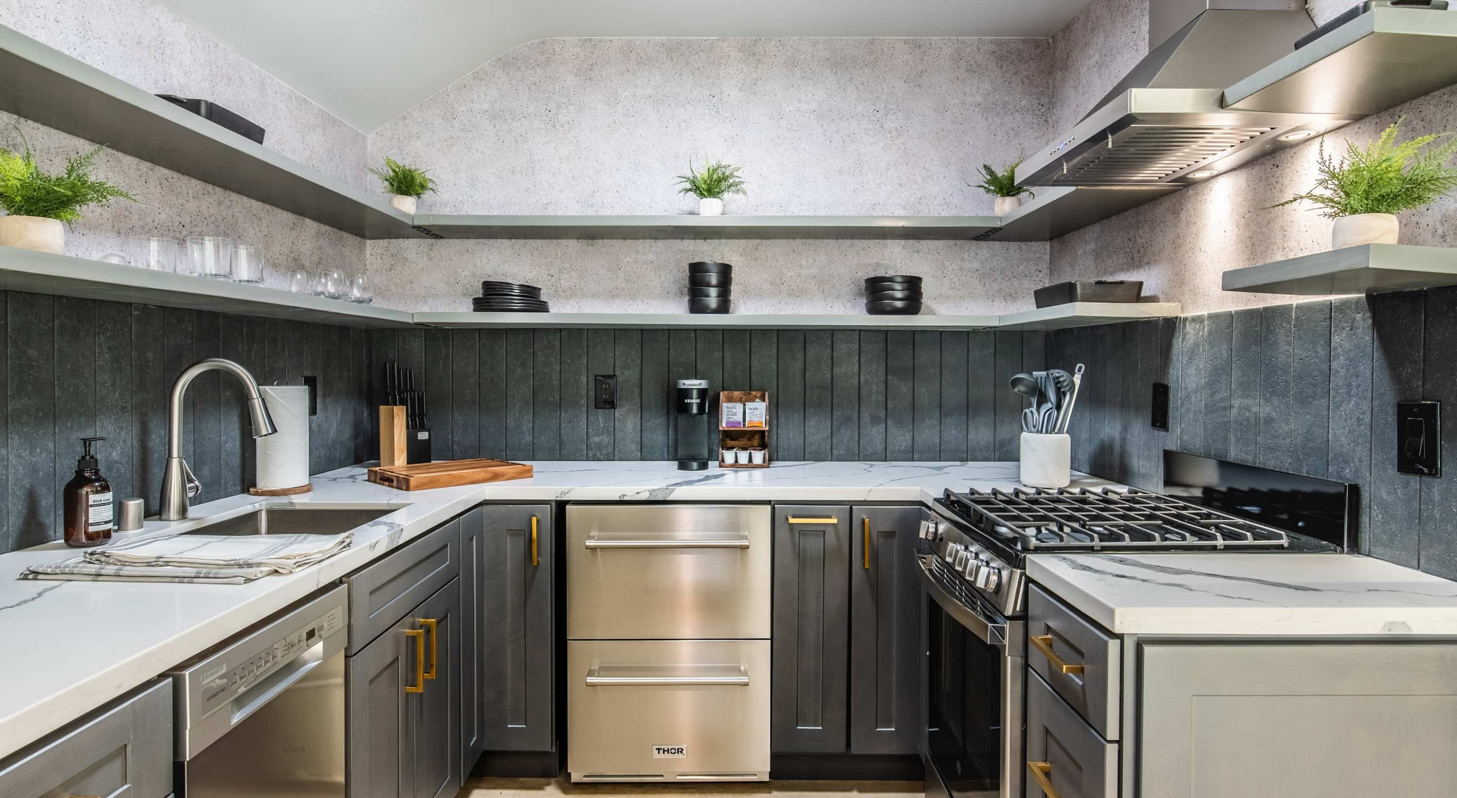 Modern kitchen design in a cozy mountain retreat, ideal for a Lake Arrowhead escape.