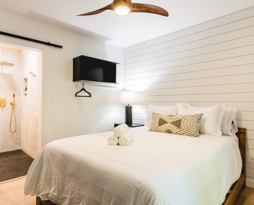 Cozy room in a Boutique Hotel with modern decor, perfect for a Lake Arrowhead Escape.